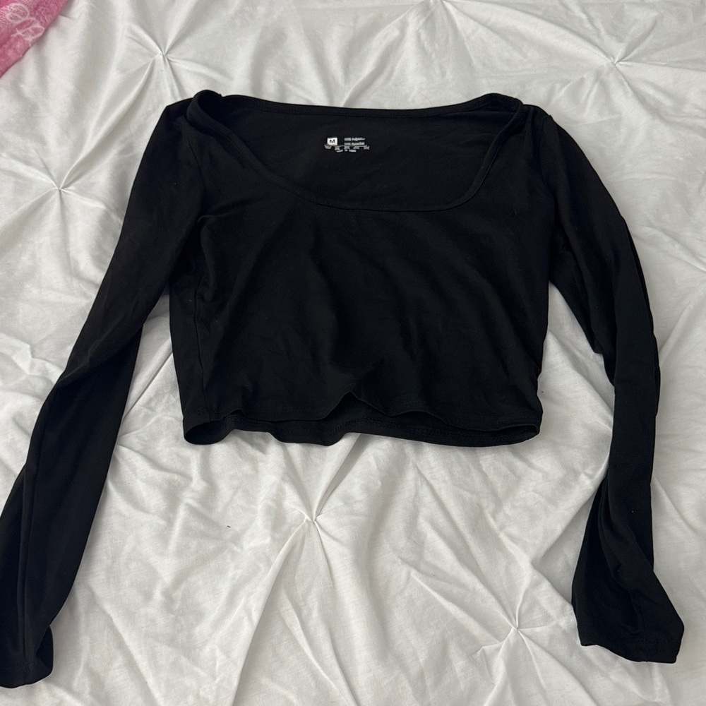Black Long Sleeve Crop Top